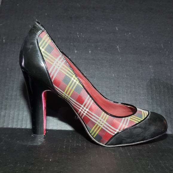 Betsey Johnson Plaid & Patent Pumps. Size 10. - Picture 3 of 9